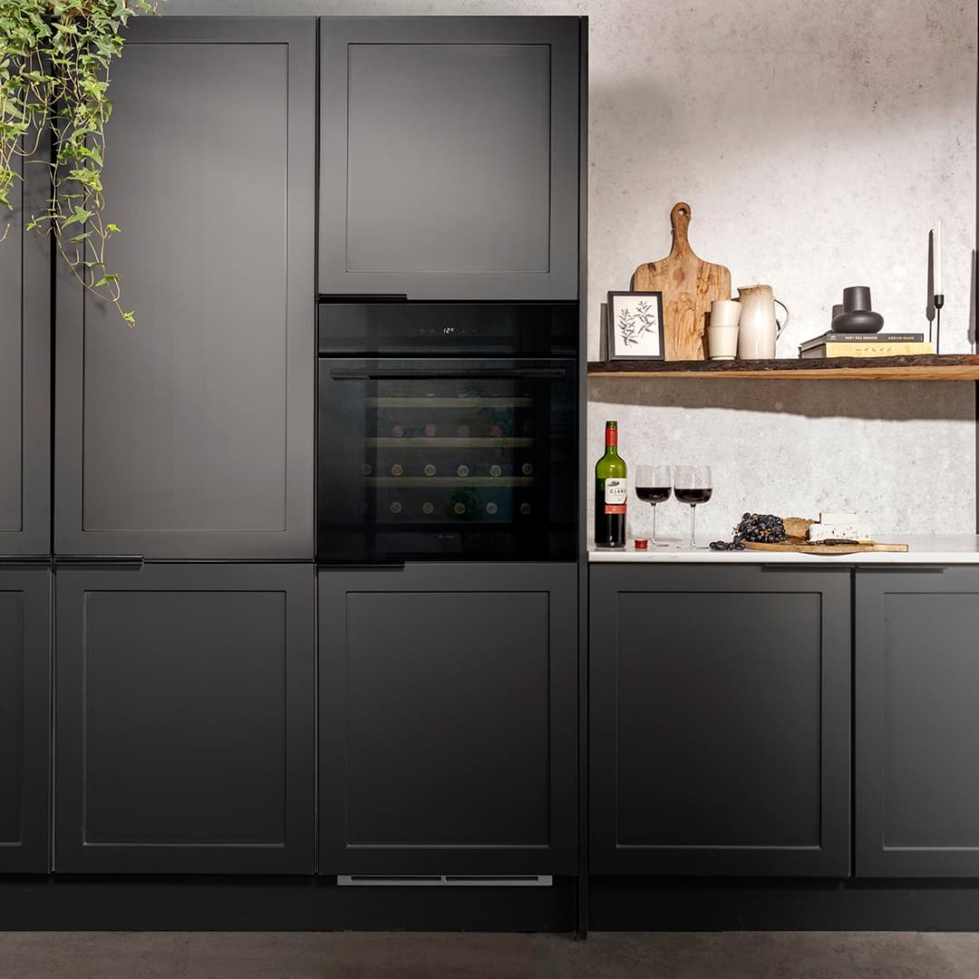 In-Column Single Zone Wine Cooler Black Glass