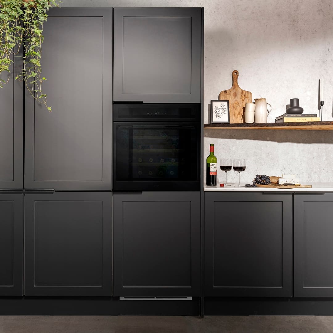 In-Column Single Zone Wine Cooler Black Steel