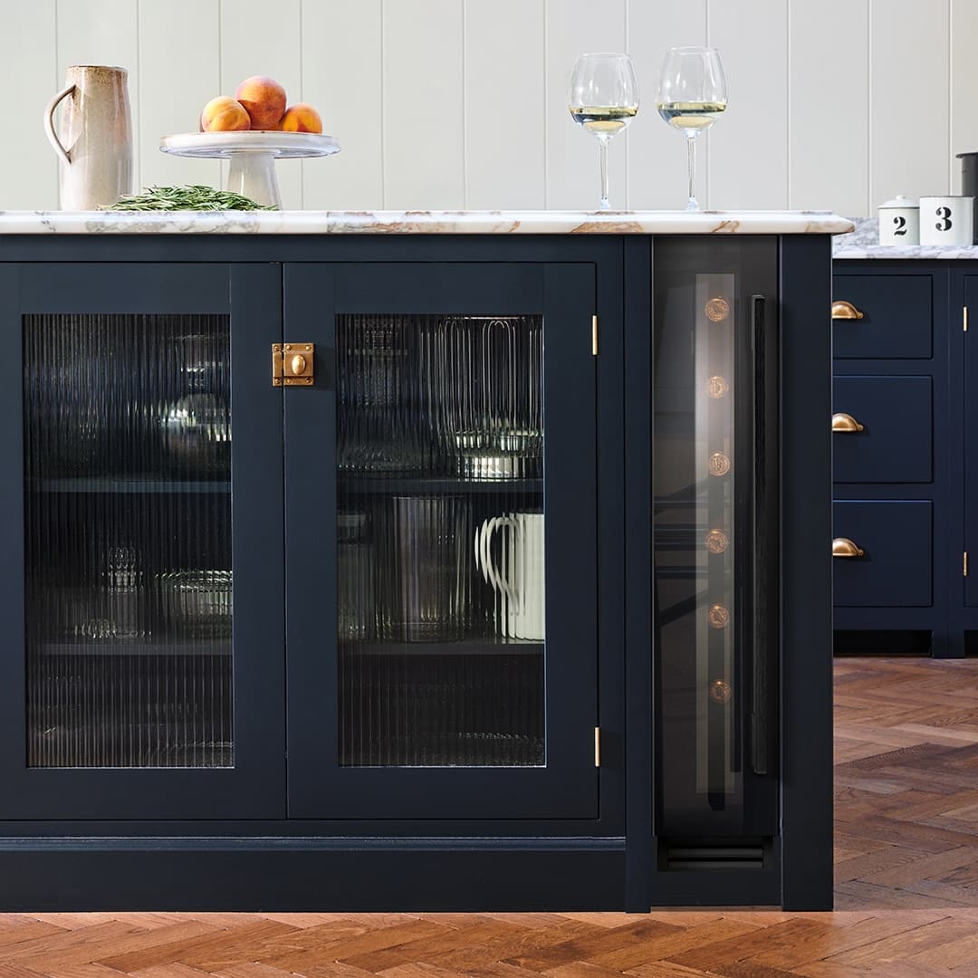 Undercounter Single Zone Wine Cabinet Black Glass
